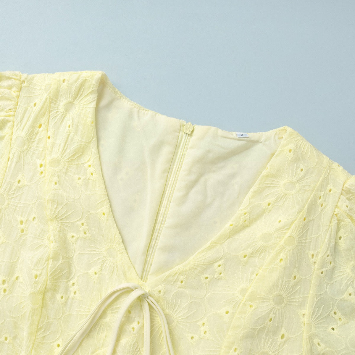 Tie sexy embroidery short dress