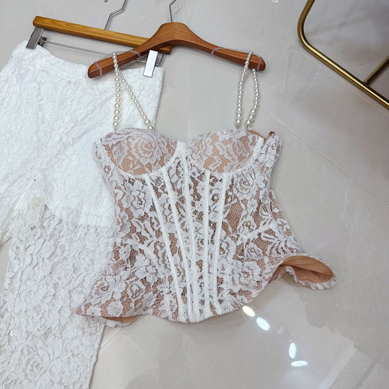 Feminine set