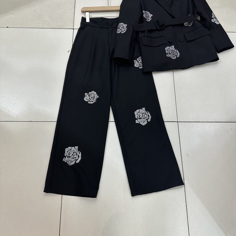 Diamond flower suit