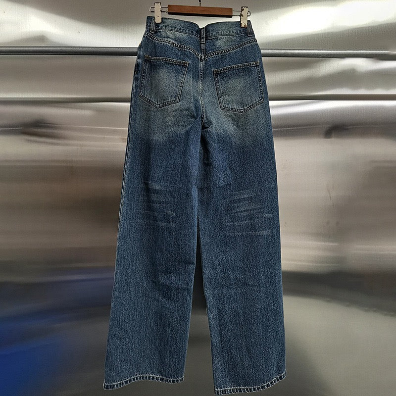 Trending eyes jeans