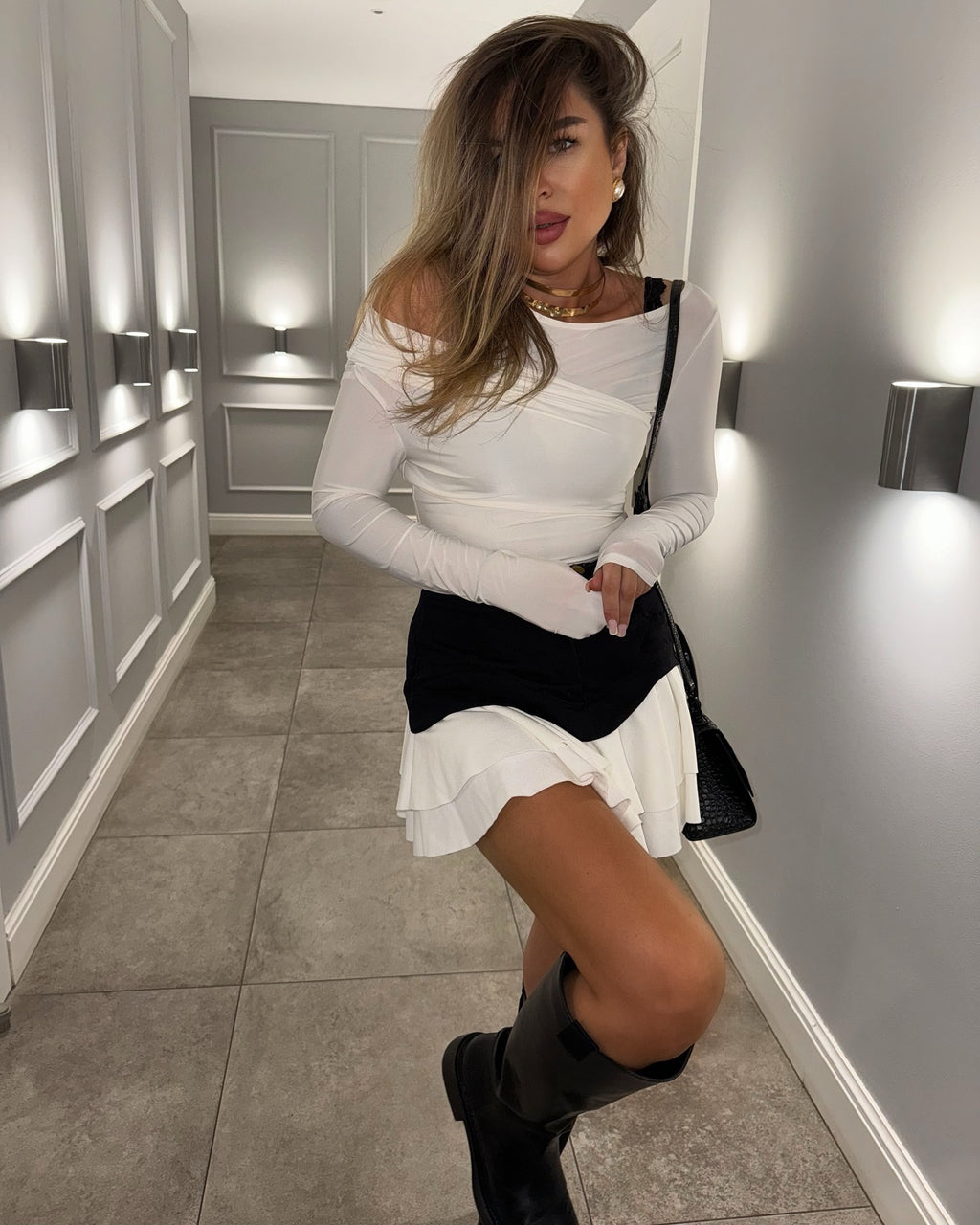 Ruffled cake skirt