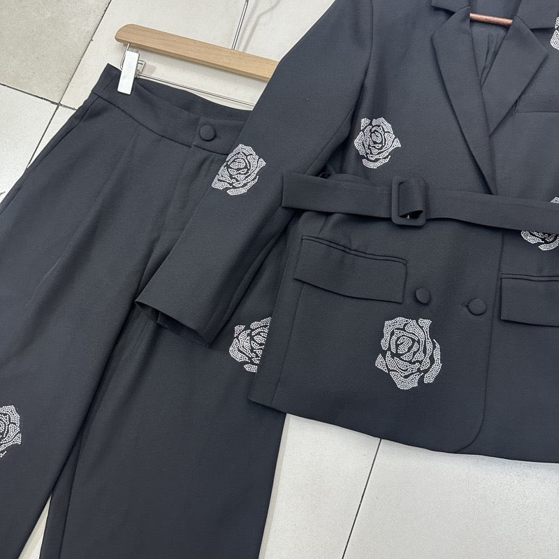Diamond flower suit