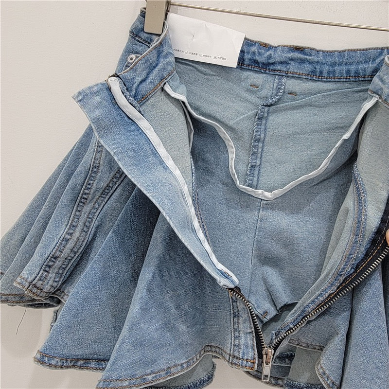 Ruffled denim mini skirt