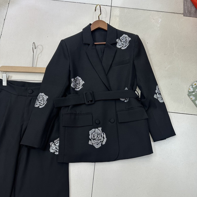 Diamond flower suit