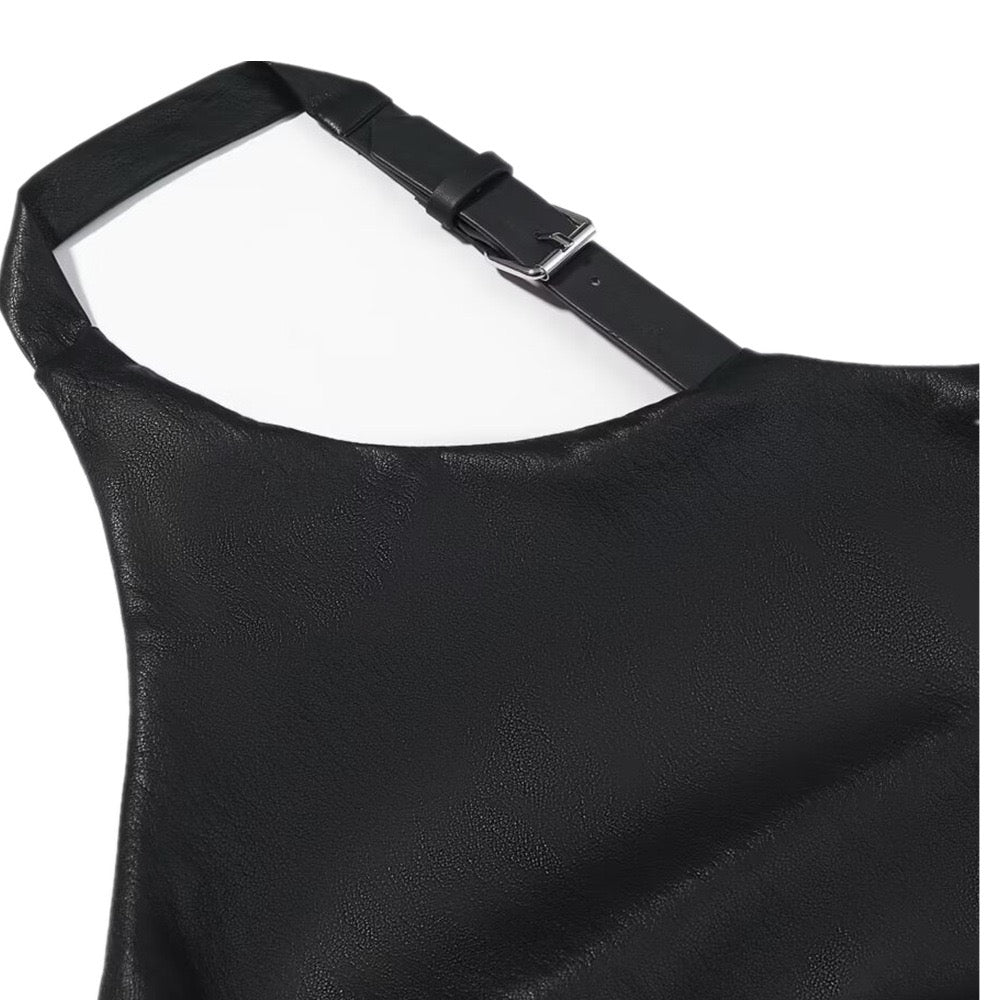 Asymmetrical hem buckle