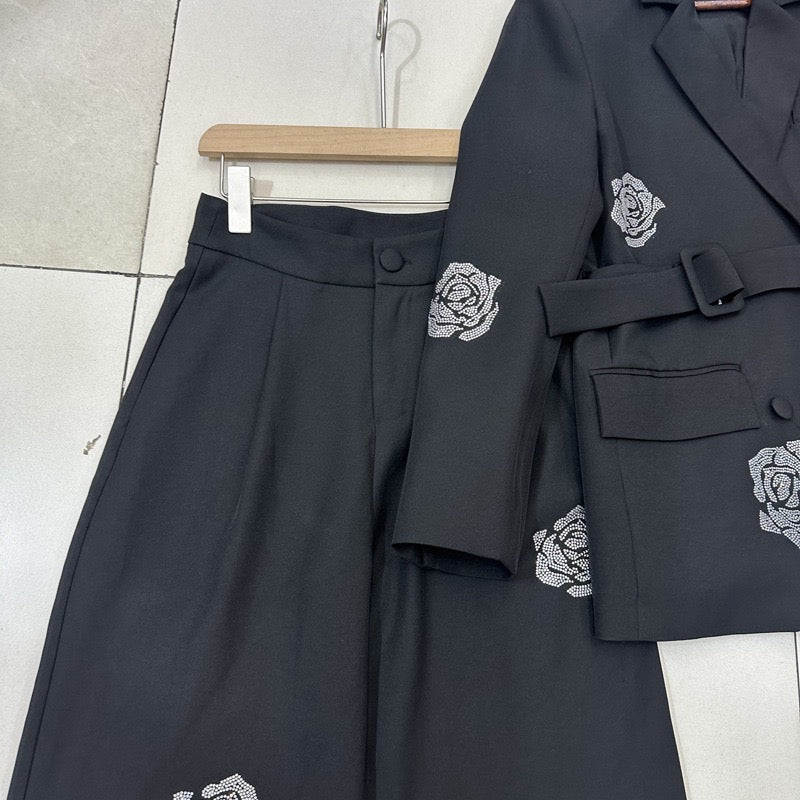 Diamond flower suit