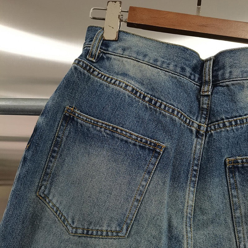 Trending eyes jeans