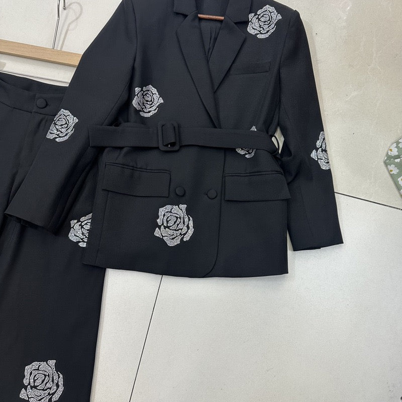 Diamond flower suit