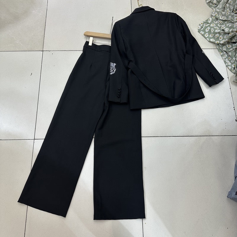 Diamond flower suit