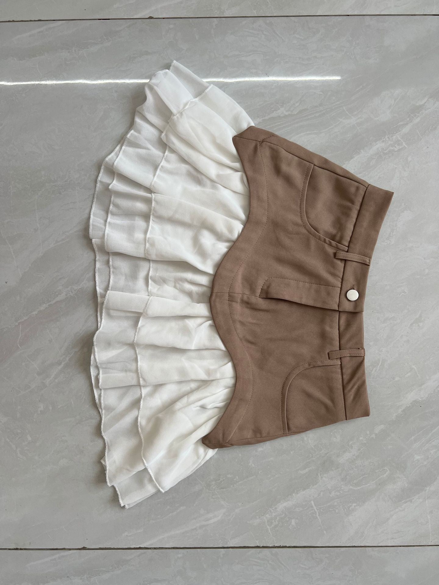 Ruffled cake skirt